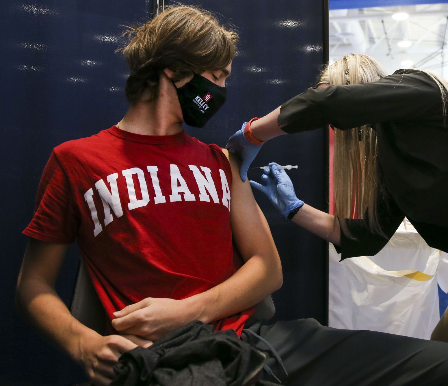 Clayton HS students ages 16 and up get fully vaccinated